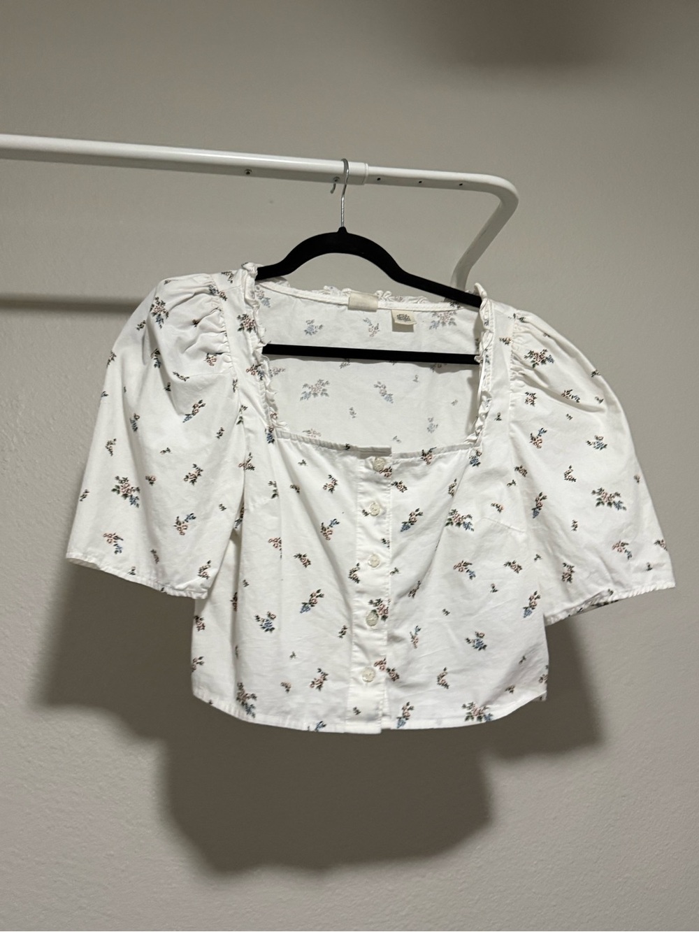 Levi's Coquette Ditsy Floral Puff Sleeve Crop Top Cottagecore White size M